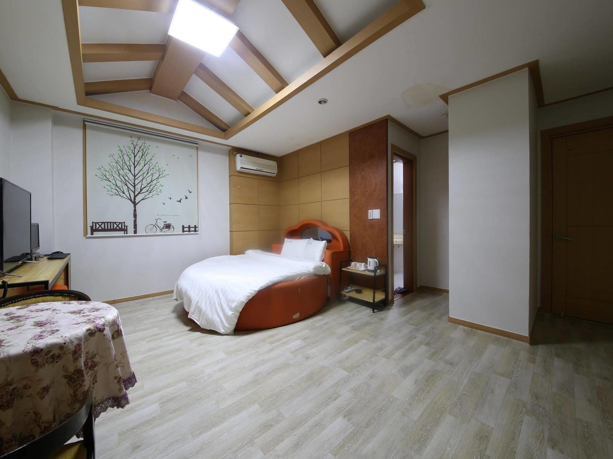 Theme Motel Mokpo Exterior foto